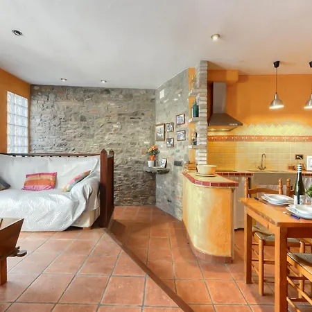 Spacious With Terrace Διαμέρισμα